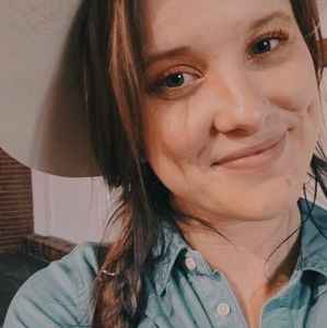 Meet your Posher, Hollie